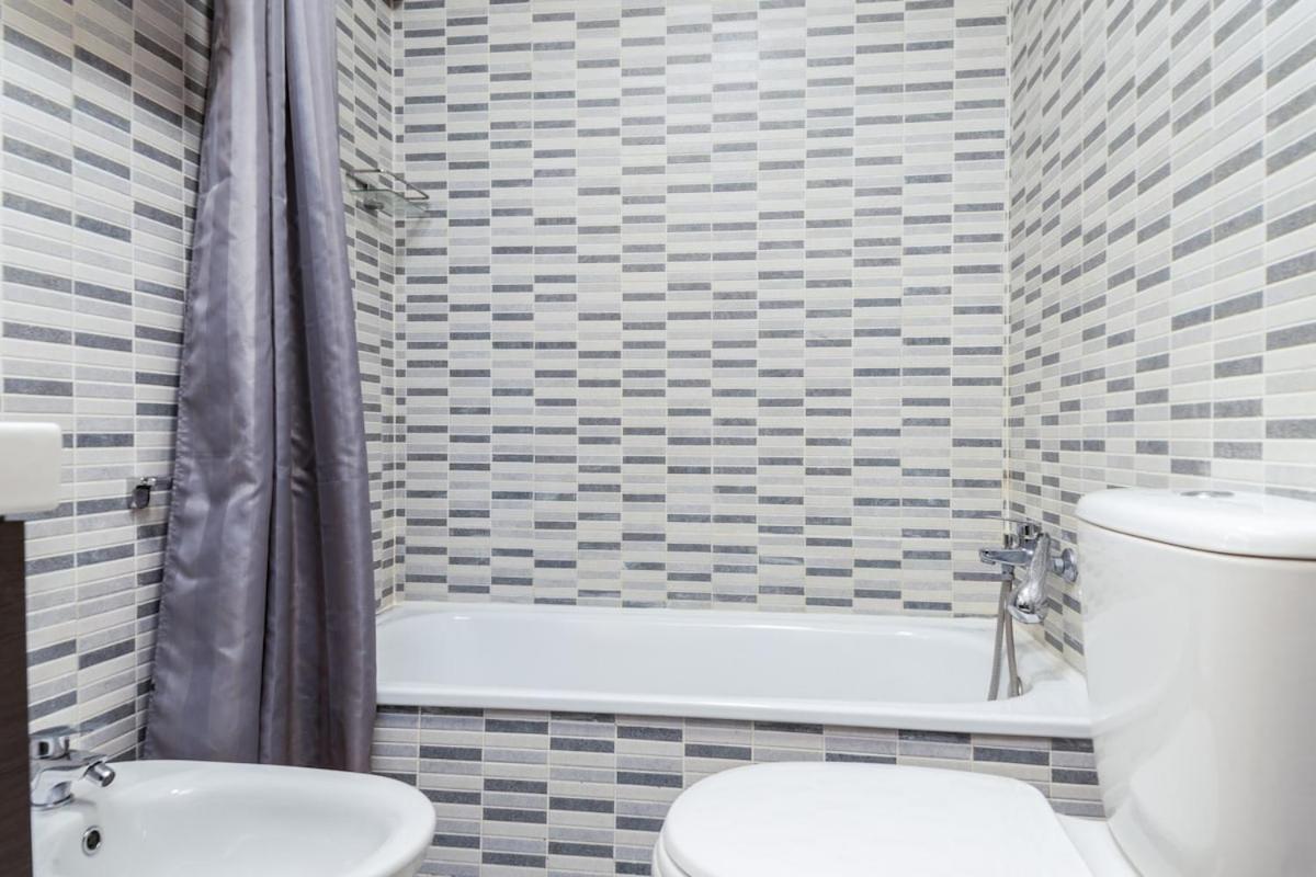 -Malagasunapts- Modern Citycentre Pool&Parking Kültér fotó